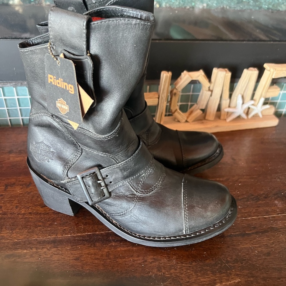Pair of new women‘s Harley Davidson riding boots, size 8.5, Eur 39 1/2